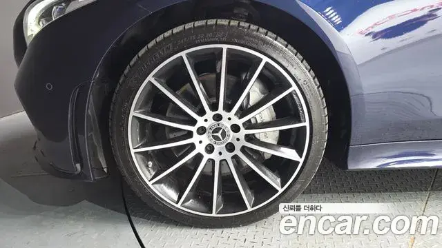 Mercedes-Benz CLS-Class 2019 — Photo 6/30