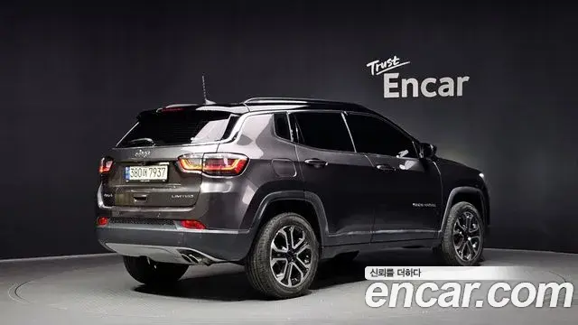 Jeep Compass 2022 — Photo 19/32
