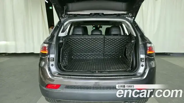 Jeep Compass 2022 — Photo 25/32