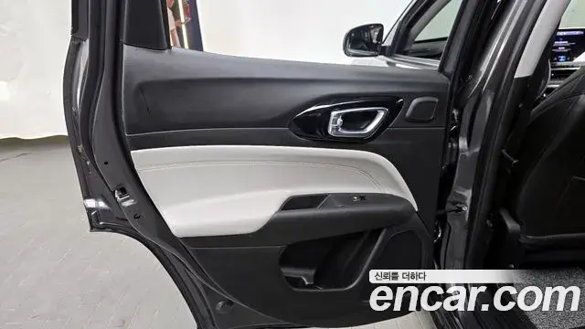 Jeep Compass 2022 — Photo 10/32