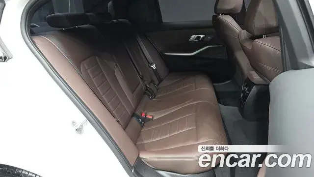 BMW 3 Series 2025 — Фото 12/20