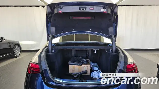 Mercedes-Benz S-Class 2022 — Photo 25/36