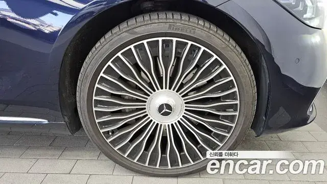 Mercedes-Benz S-Class 2022 — Photo 19/36