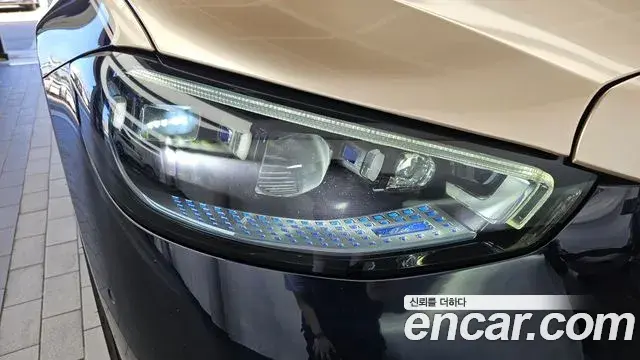 Mercedes-Benz S-Class 2022 — Photo 15/36