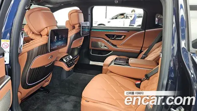 Mercedes-Benz S-Class 2022 — Photo 6/36