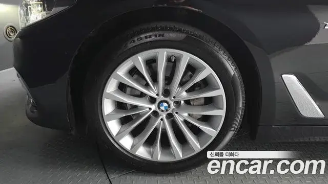 BMW 5 Series 2018 — Фото 5/20