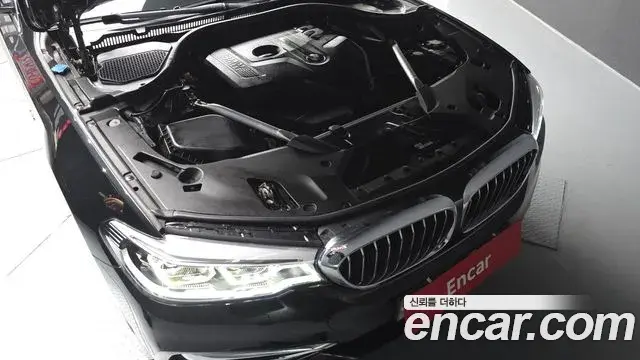 BMW 5 Series 2018 — Фото 6/20