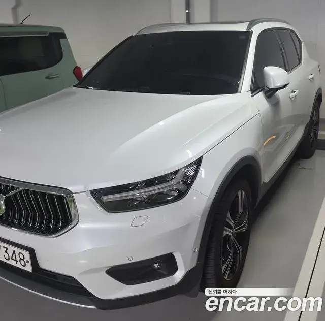 Volvo XC40 2020 — ფოტო 2/5