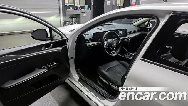 Kia K5 2024 — Photo 9/20