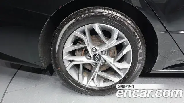 Hyundai Sonata Hybrid 2022 — Photo 9/29