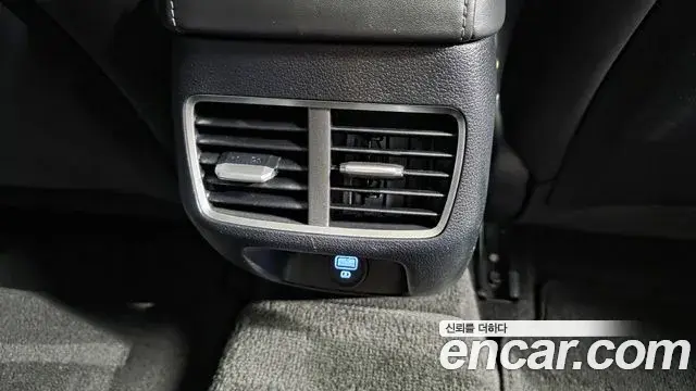 Hyundai Sonata Hybrid 2022 — Photo 11/29