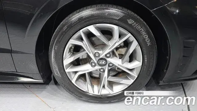 Hyundai Sonata Hybrid 2022 — Photo 2/29