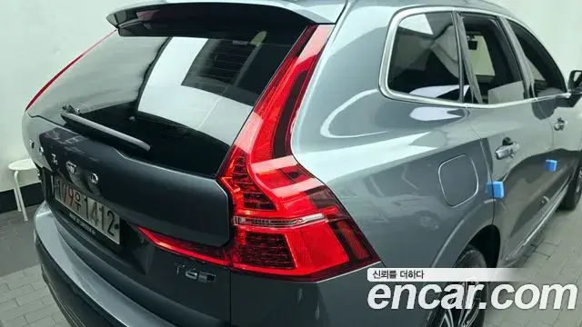 Volvo XC60 2018 — Şəkil 26/34