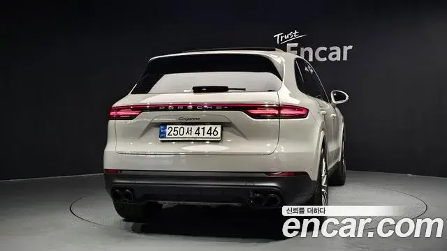 Porsche Cayenne 2023 — Фото 4/20