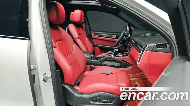 Porsche Cayenne 2023 — Фото 11/20