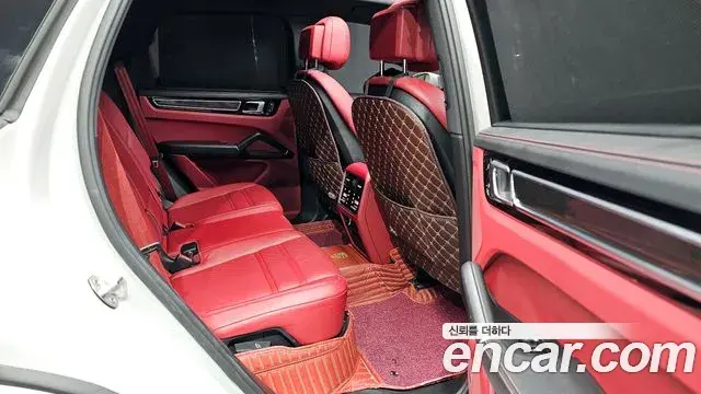 Porsche Cayenne 2023 — Фото 12/20