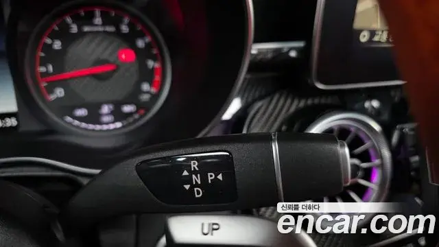 Mercedes-Benz GLC-Class 2019 — Şəkil 11/20