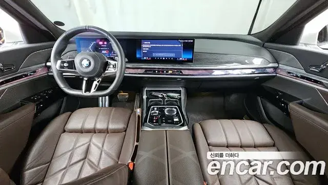 BMW 7 Series 2023 — Şəkil 10/32