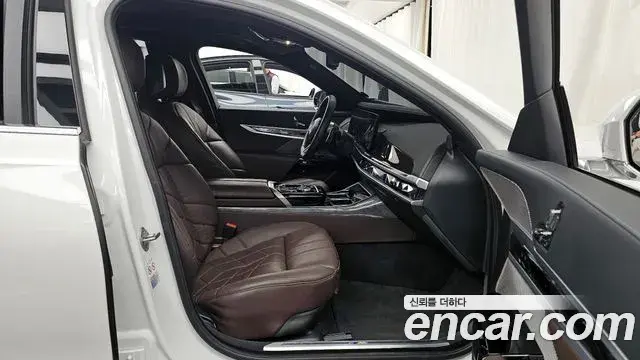 BMW 7 Series 2023 — Şəkil 13/32