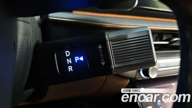 Hyundai Grandeur Hybrid 2023 — Photo 16/30