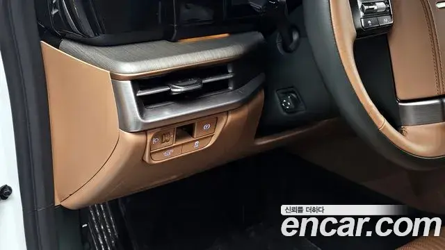Hyundai Grandeur Hybrid 2023 — Photo 2/30