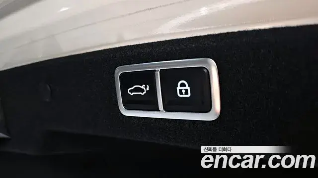 Hyundai Grandeur Hybrid 2023 — Photo 29/30