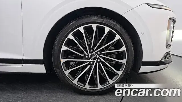 Hyundai Grandeur Hybrid 2023 — Photo 14/30