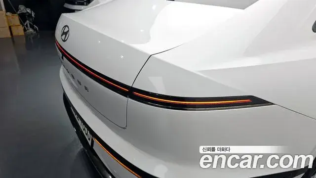 Hyundai Grandeur Hybrid 2023 — Photo 8/30