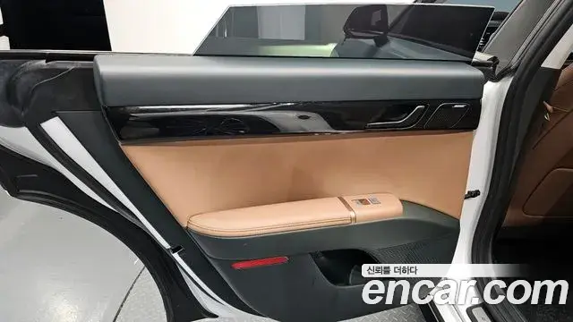 Hyundai Grandeur Hybrid 2023 — Photo 30/30