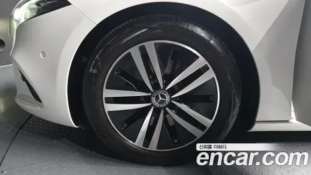Mercedes-Benz A-Class 2021 — ფოტო 14/30