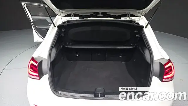 Mercedes-Benz A-Class 2021 — ფოტო 21/30
