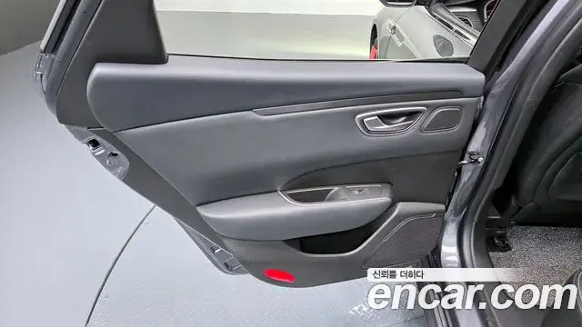 Renault Samsung SM6 2024 — Şəkil 31/33