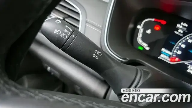 Renault Samsung SM6 2024 — Şəkil 23/33