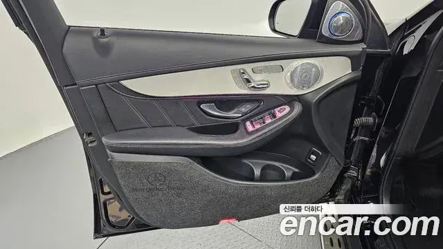 Mercedes-Benz GLC-Class 2018 — Şəkil 9/33