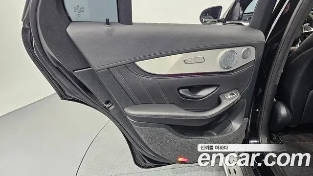 Mercedes-Benz GLC-Class 2018 — Şəkil 20/33