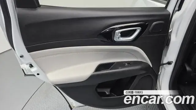 Jeep Compass 2022 — Şəkil 17/32