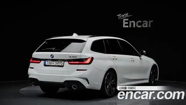 BMW 3 Series 2022 — Photo 19/32