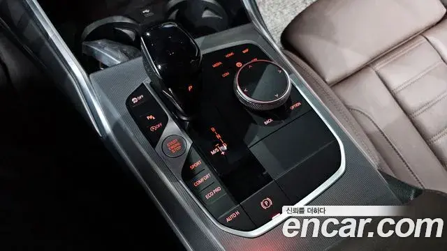 BMW 3 Series 2022 — Photo 13/32