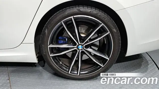 BMW 3 Series 2022 — Photo 8/32