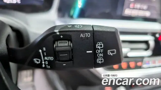 BMW 3 Series 2022 — Photo 20/32