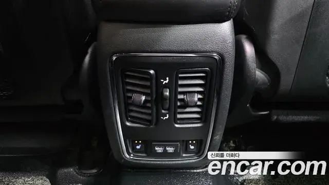 Jeep Grand Cherokee 2018 — Photo 32/32