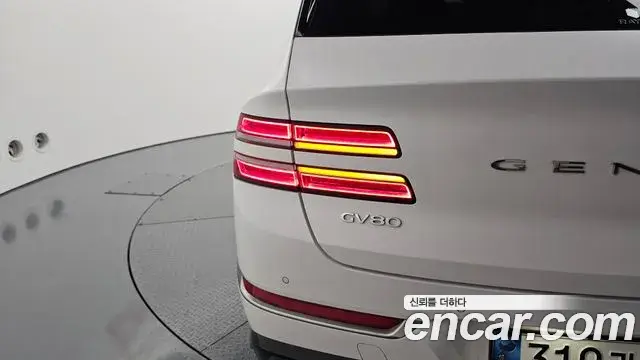 Genesis GV80 2021 — Photo 16/37