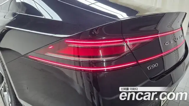 Genesis G90 2022 — Photo 10/35