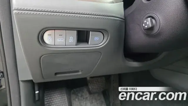 Genesis G90 2022 — Photo 17/35