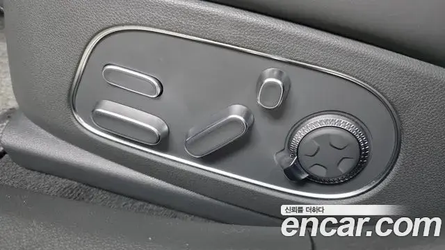 Genesis G90 2022 — Photo 33/35