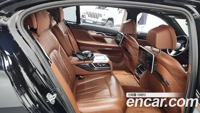 BMW 7 Series 2018 — Şəkil 14/20