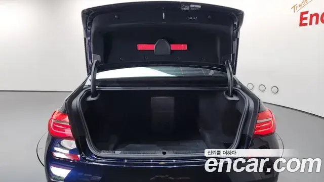 BMW 7 Series 2018 — Şəkil 1/20
