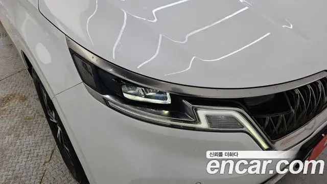 Kia Carnival 2022 — Şəkil 17/33