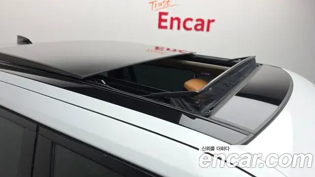 Land Rover Range Rover 2019 — ფოტო 17/20