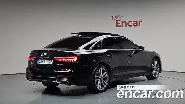 Audi A6 2021 — ფოტო 13/35